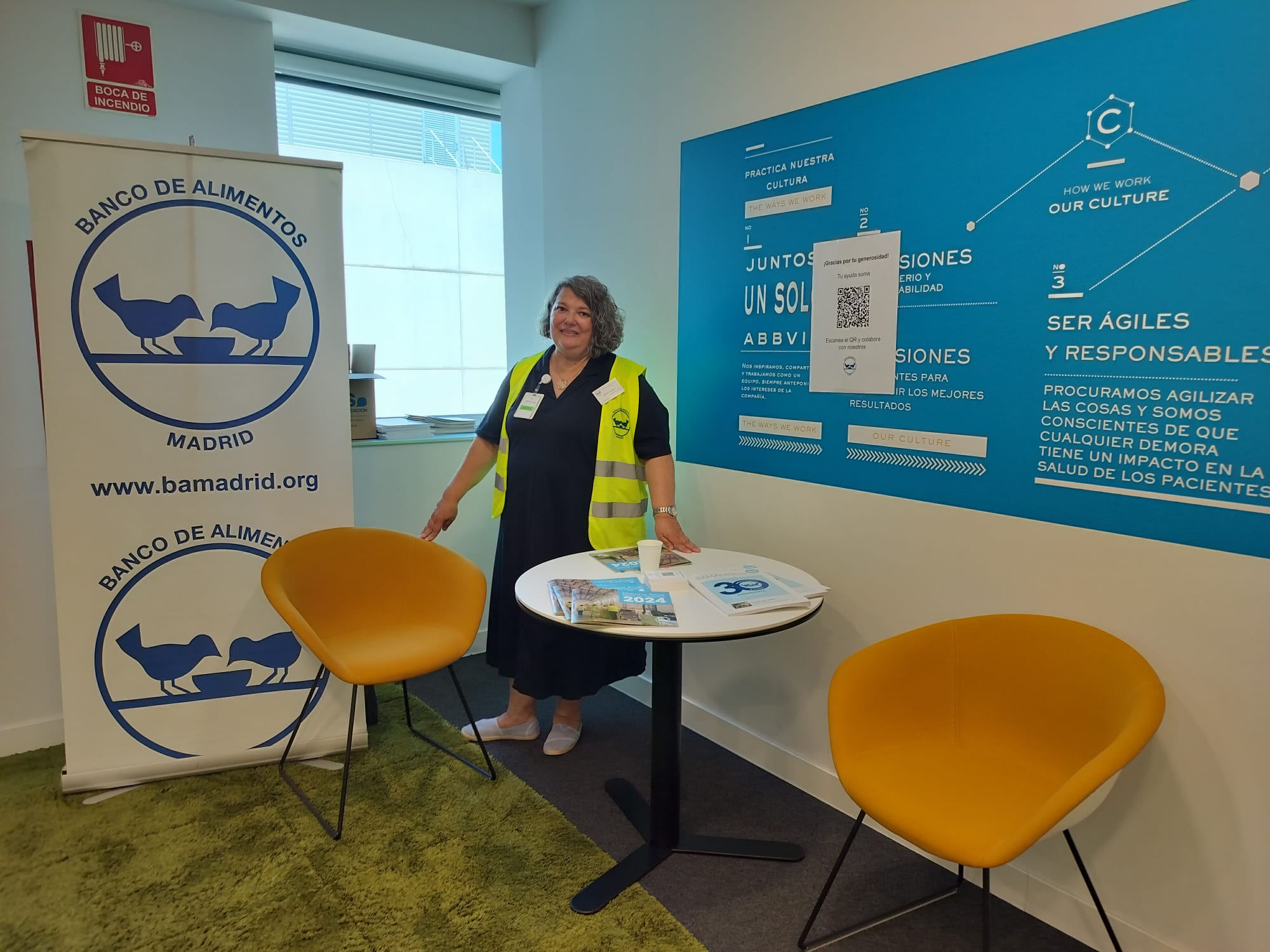 La compañía farmacéutica Abbvie realiza una nueva Operación Kilo Aceite con el Banco de Alimentos de Madrid