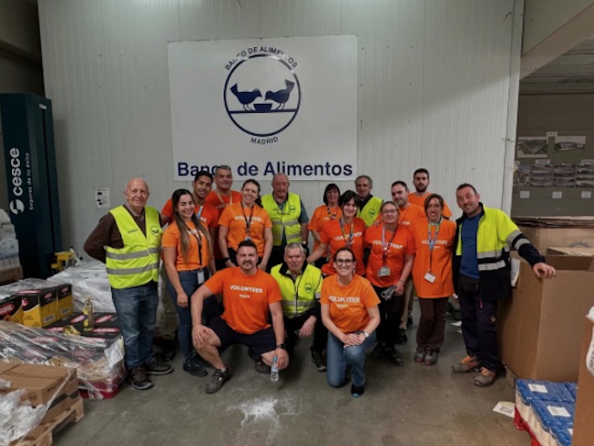 Voluntariado del Centro Logistico de Amazon en Alcalá de Henares de Amazon MAD9 y MAD4 en la Delegación de Alcalá de Henares del Banco de Alimentos de Madrid BAM